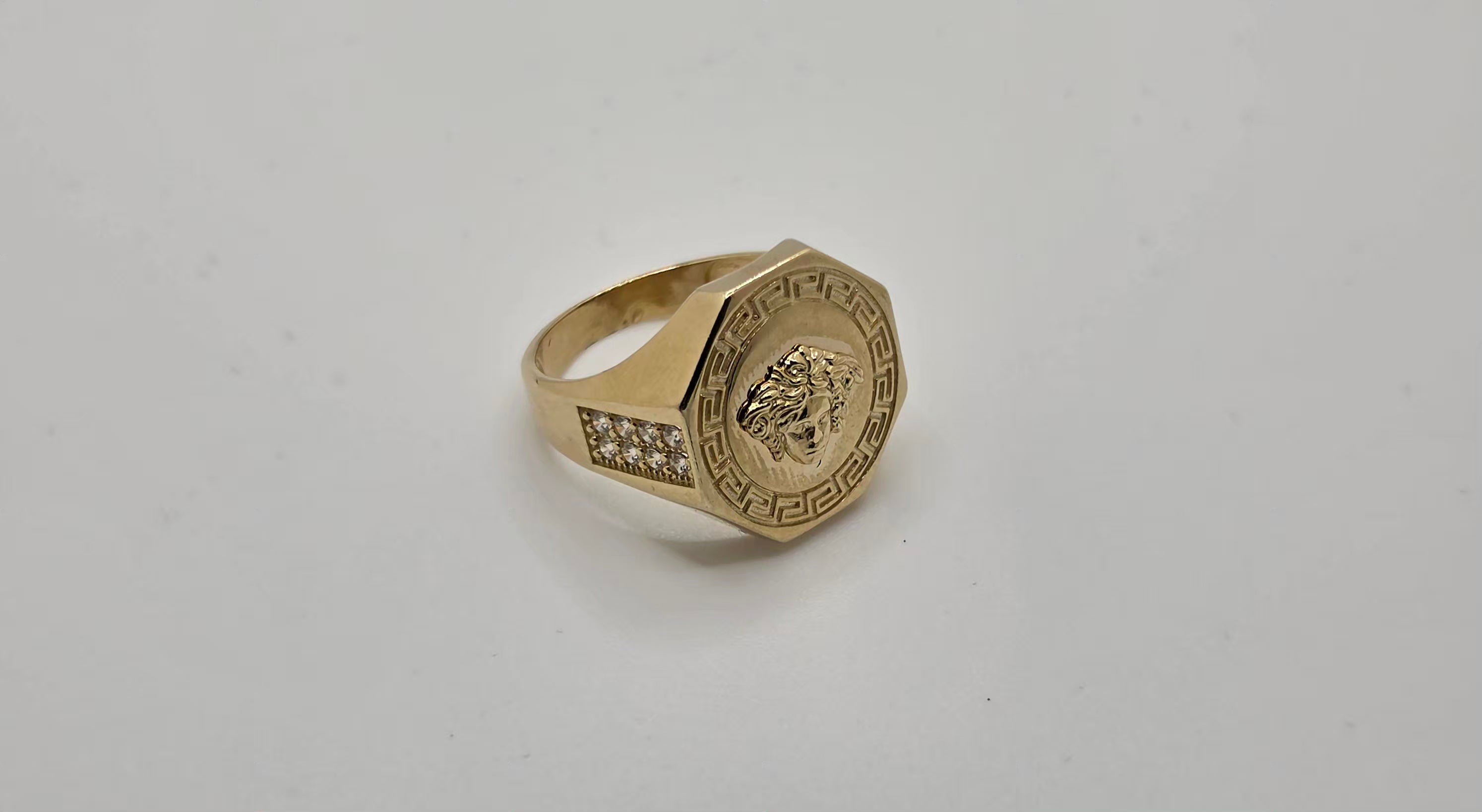 Ring's man