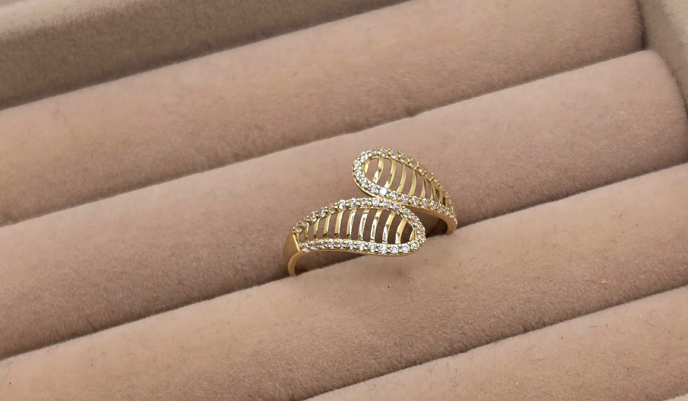 Women's ring