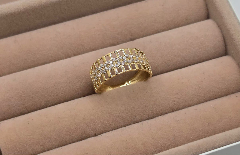 Women's ring